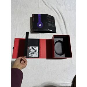 Beats Solo HD by Dr Dre Model 810-0014 BOX & MANUALS ONLY NO HEADPHONES INCLUDED